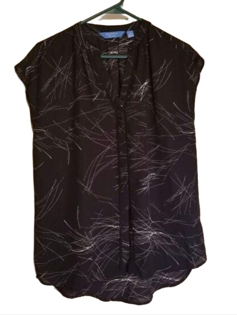 Vera Wang‎ polyester black top.